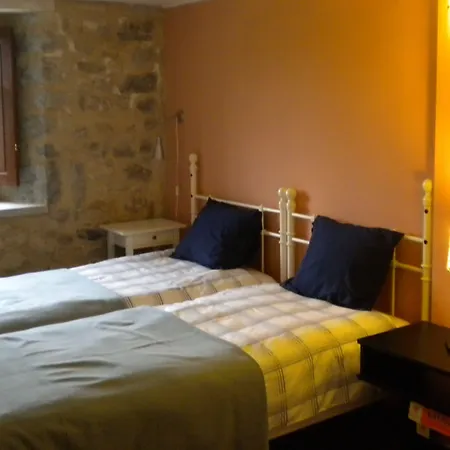 度假居 Stone House In A Quiet Landscape, *