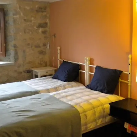 Stone House In A Quiet Landscape, 利昂尼迪翁