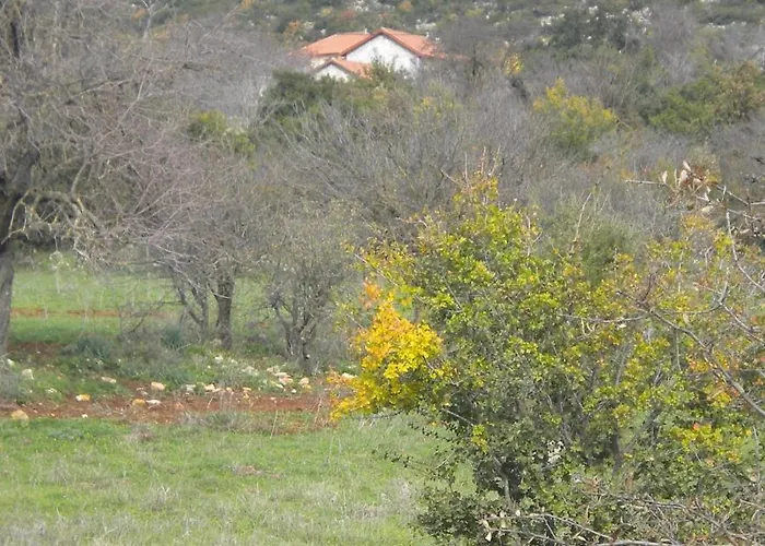 Stone House In A Quiet Landscape, Casa vacanze *