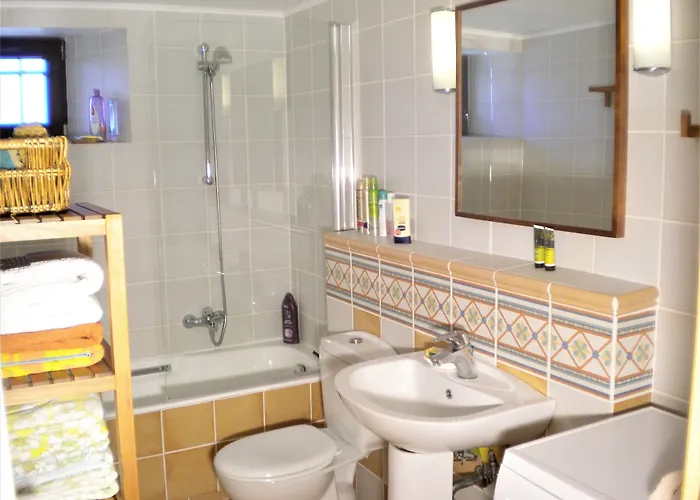 Stone House In A Quiet Landscape, Casa vacanze *