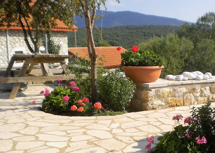 Casa vacanze Stone House In A Quiet Landscape, *