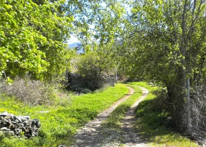 Casa vacanze Stone House In A Quiet Landscape, *