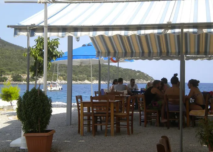 Stone House In A Quiet Landscape, Casa vacanze Leonídion